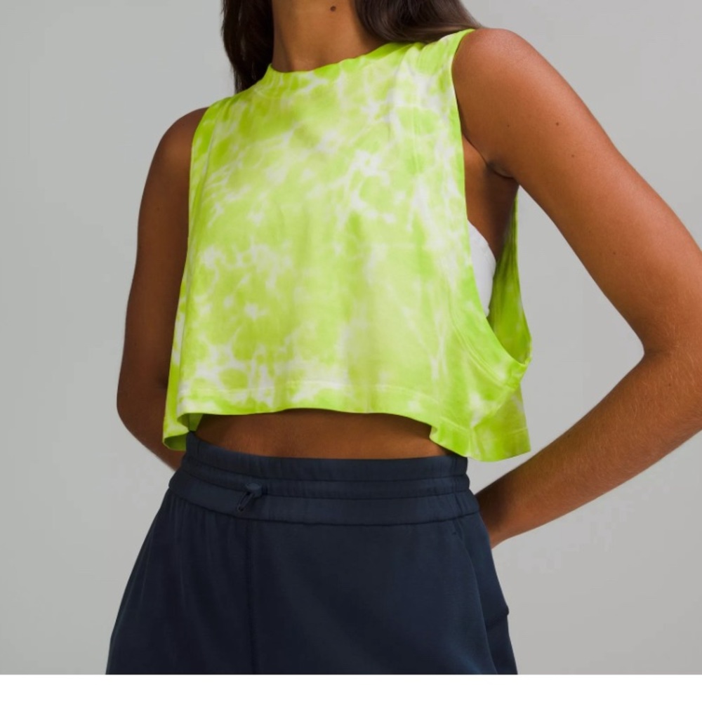 Lululemon neon crop size 2 women’s